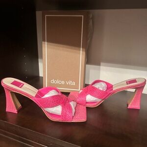 NWT Dolce Vita Fuchsia Heeled Raffia Nitro Sandals - sz 9